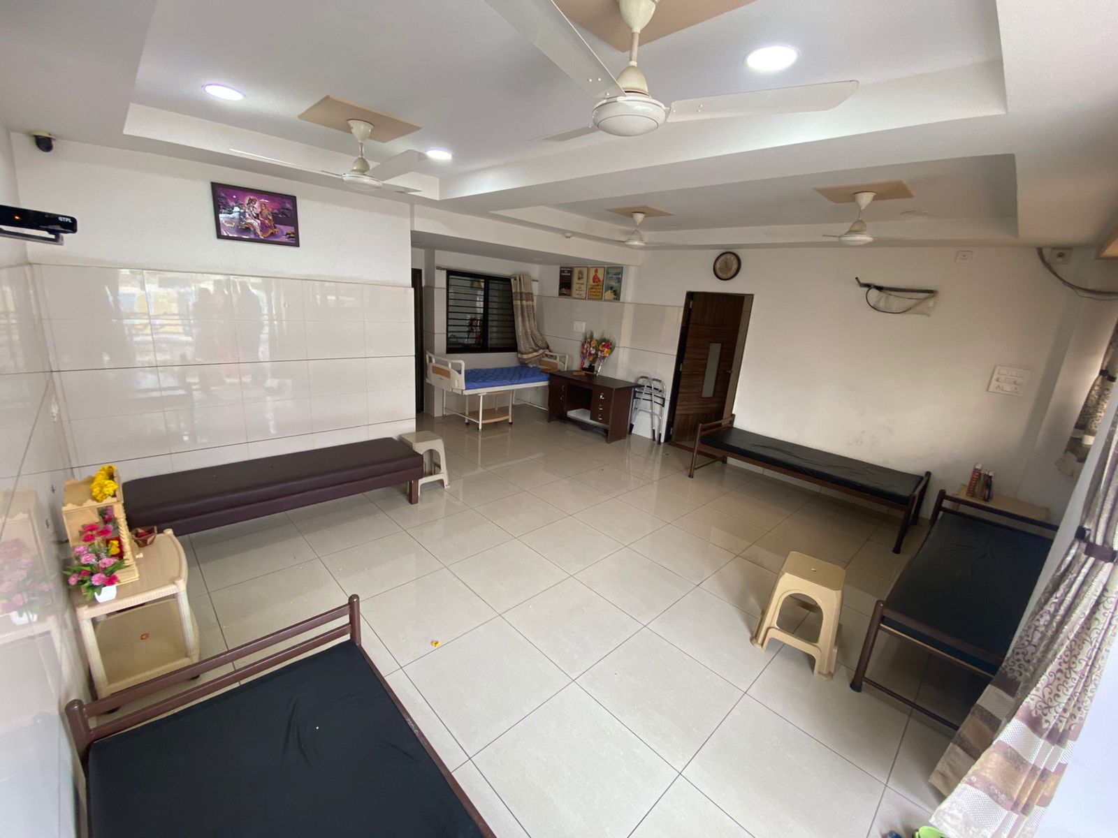 Another view of the common area with seating